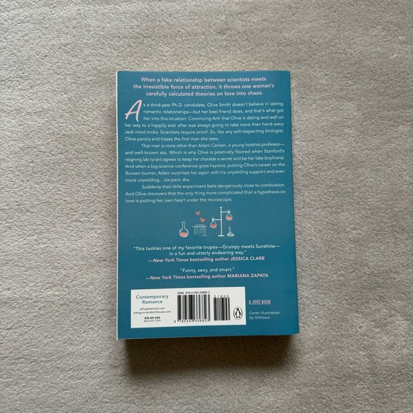 The Love Hypothesis by Ali Hazelwood - Picture 2 of 5